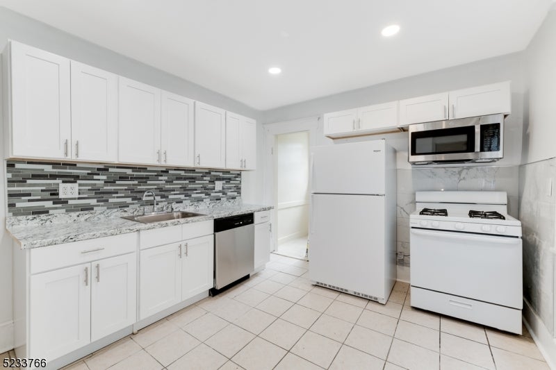 125 Main St 1