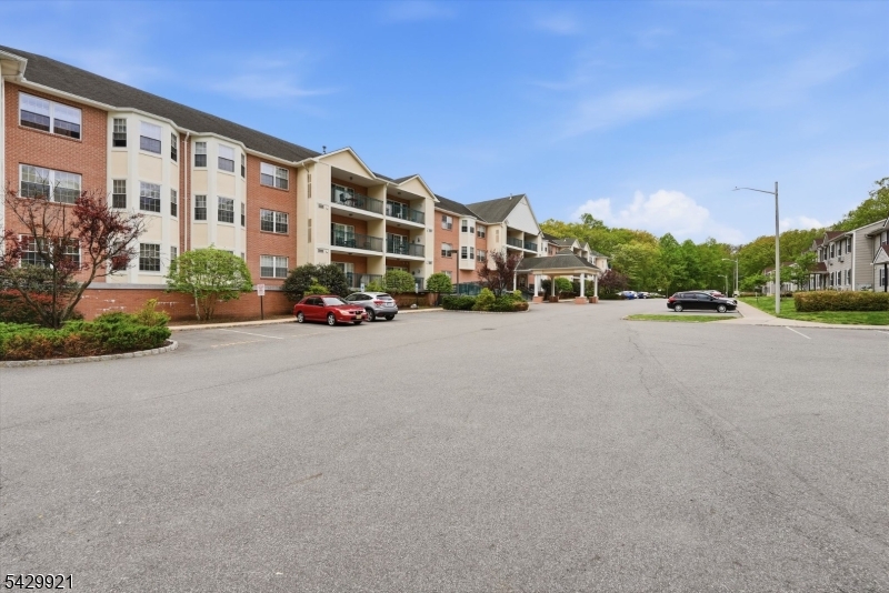 401 Dercole Ct 120