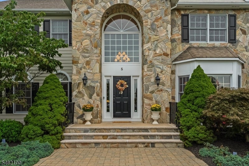 5 Downing Ct