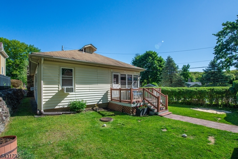42 Main Beach Rd