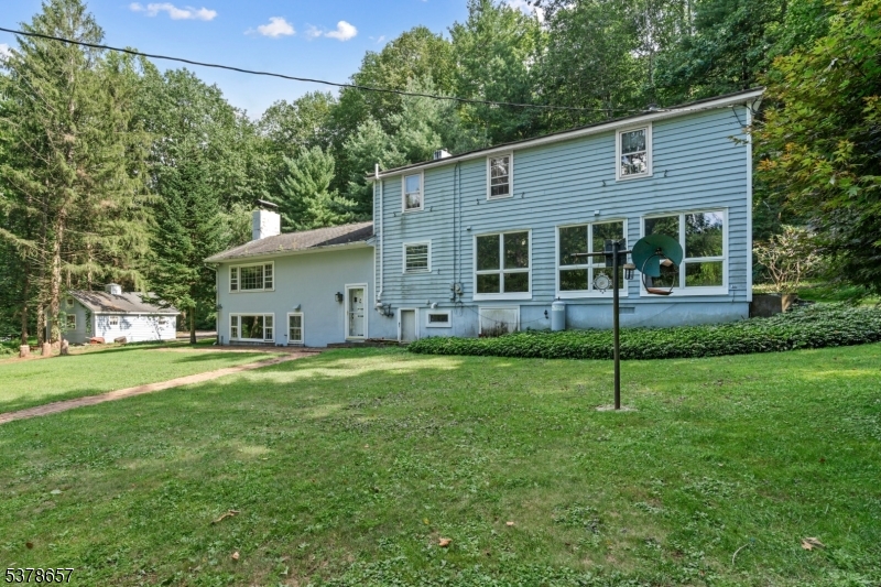 6 Roaring Rock Rd