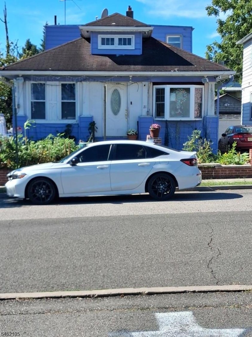 21 Ida St