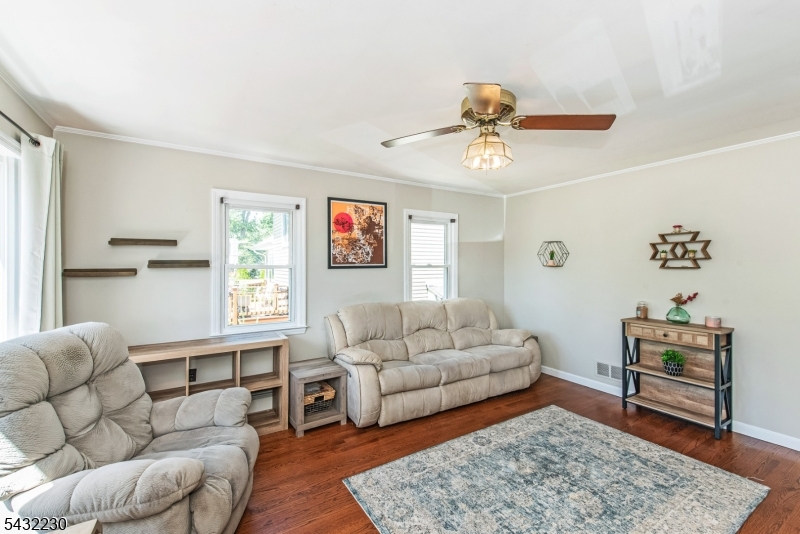 776 Lake Shore Dr