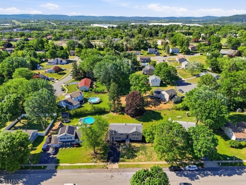 44 Stonehenge Dr