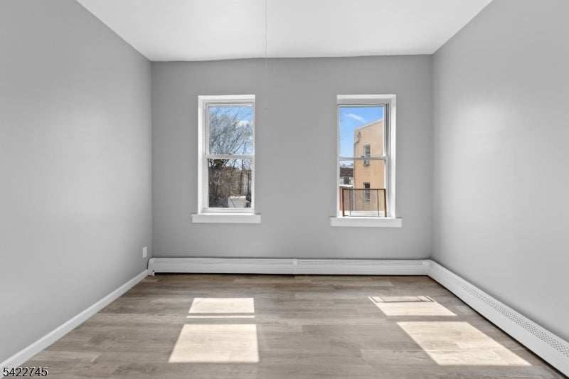 101 Burgess Pl 2