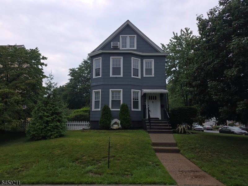 73 Curie Ave 2