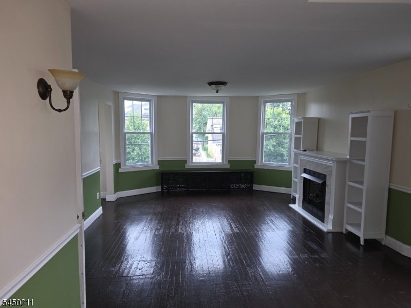 73 Curie Ave 2