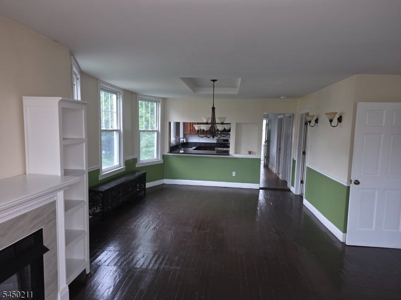 73 Curie Ave 2