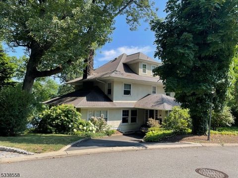 89 Lake Drive Mountain Lakes Boro NJ 07046