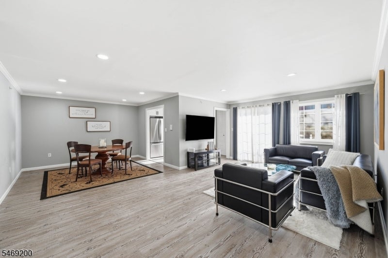 105 Roseland Ave 1501