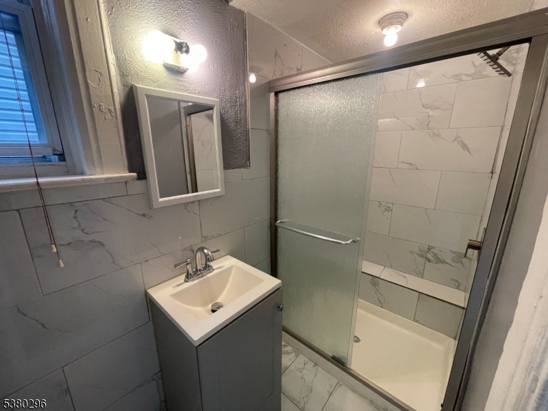 43 Mapes Ave 1L