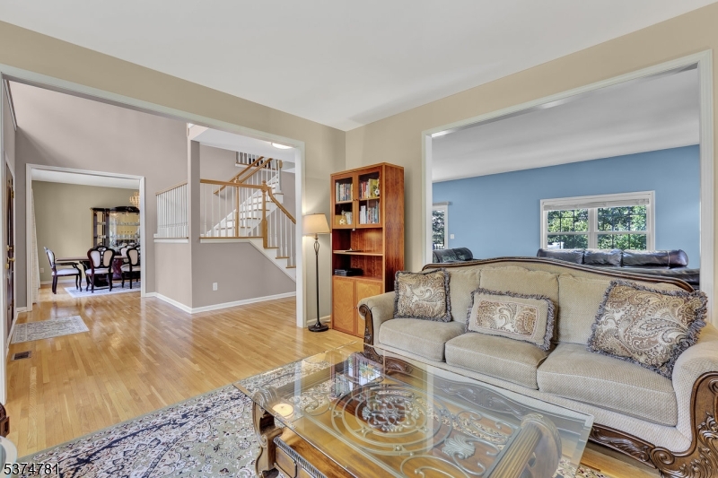 10 Skyview Dr