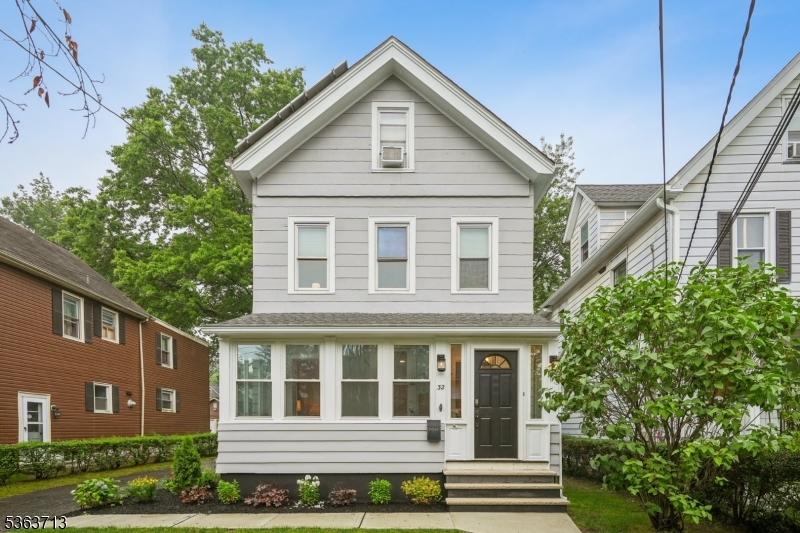 32 Clinton St