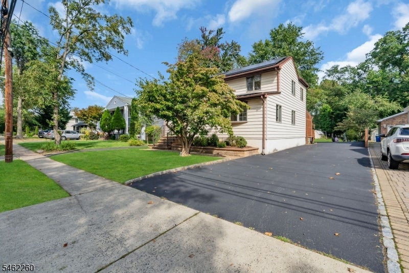 23 Evergreen Ave