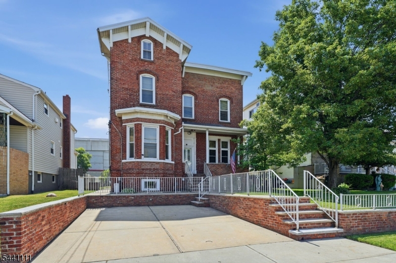 122 Avenue A