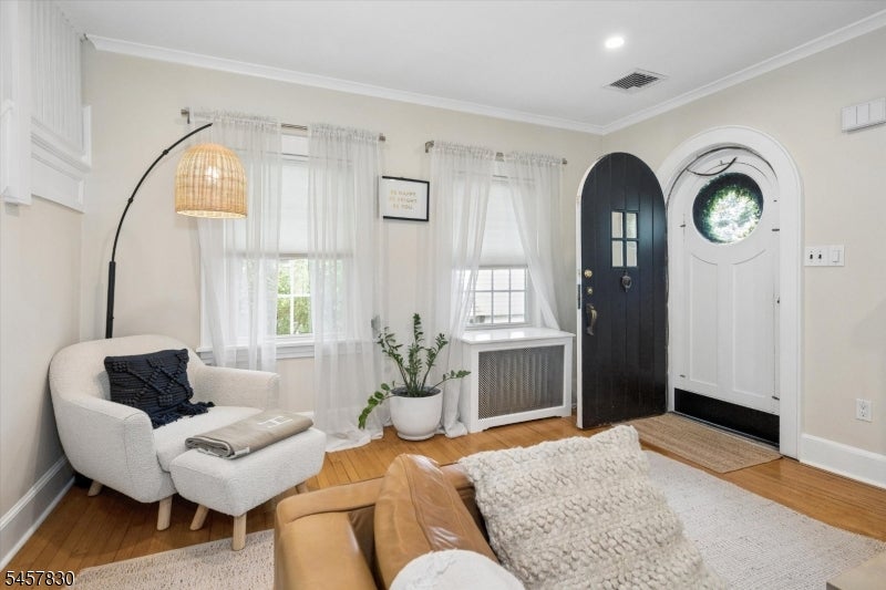 19 Fairview Ave