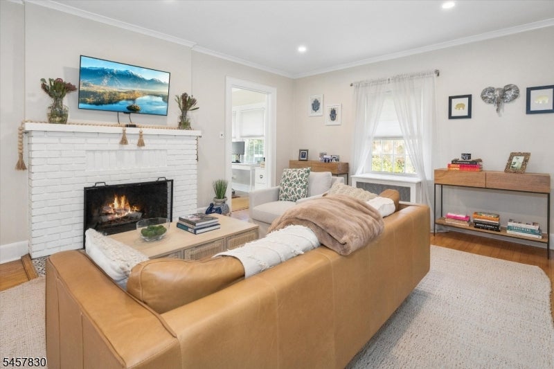 19 Fairview Ave