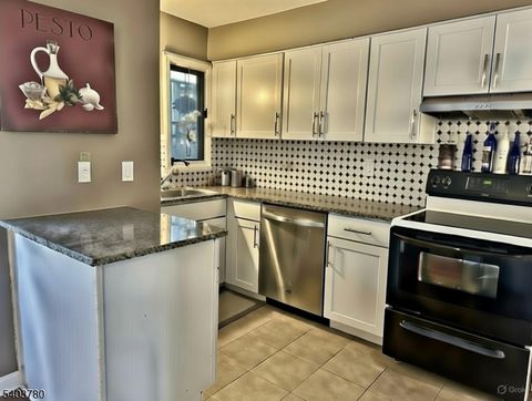 9 Augusta Dr Clinton Twp. NJ 08801