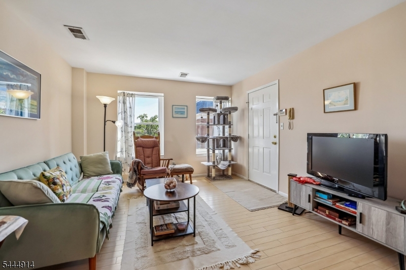 52 Pitman Ave 3I