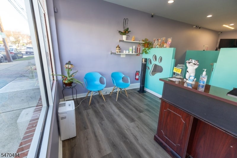 455 Clifton Ave