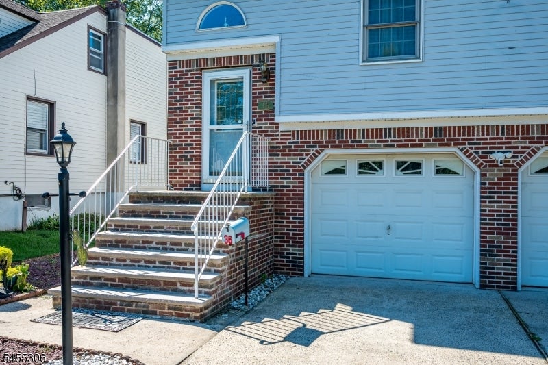 36 Aylin St
