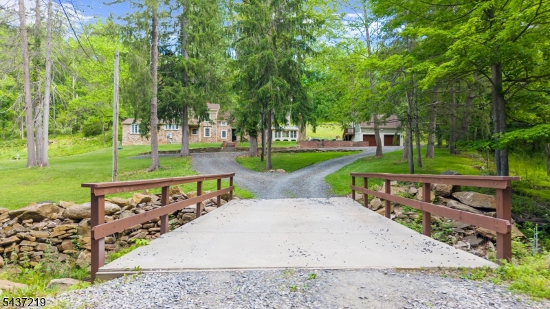 37 Brookville Hollow Rd