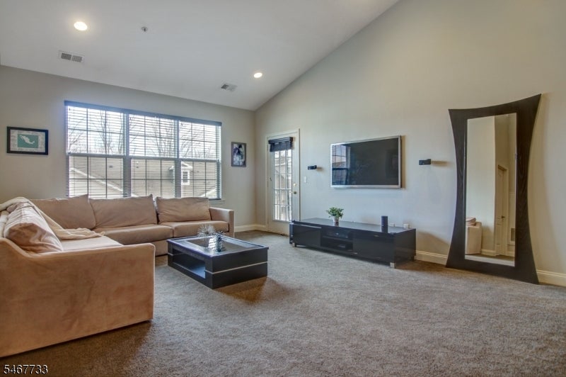 1302 Meadow Brook Ct