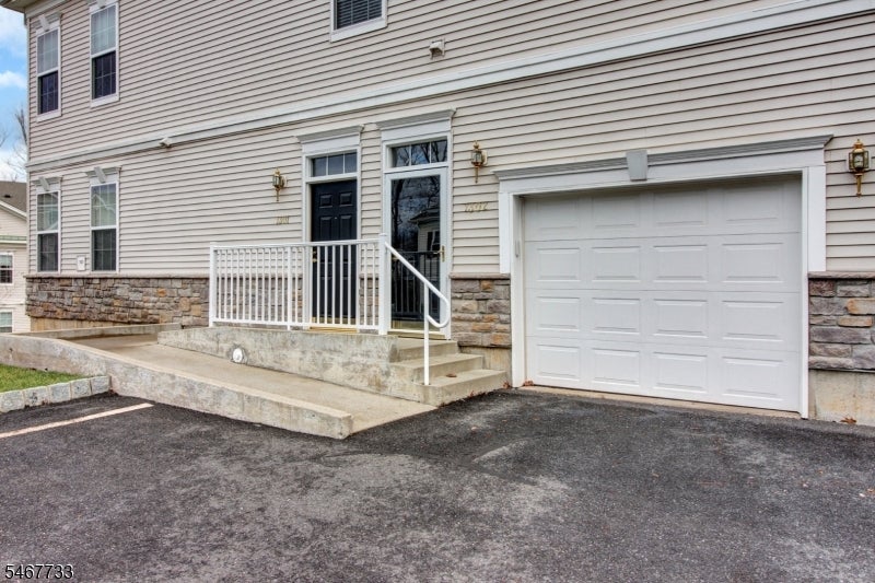 1302 Meadow Brook Ct