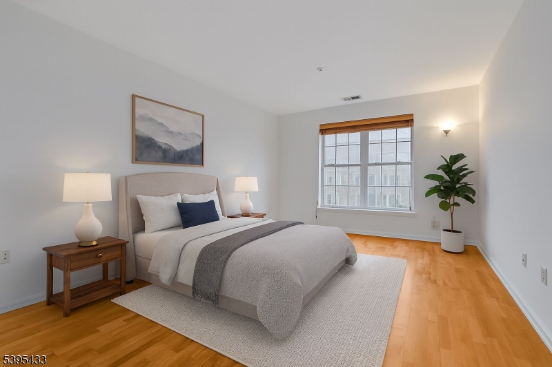 202 Cleveland Ln 202