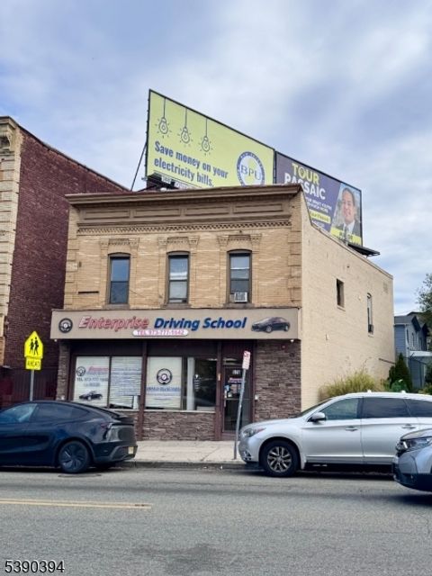 976 Main Ave Passaic City NJ 07055