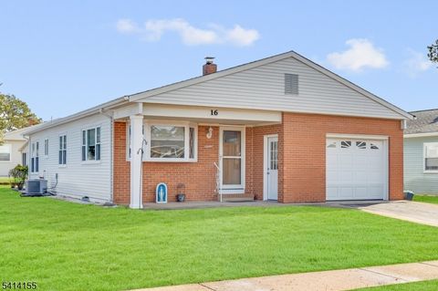 16 Calalou Ct Berkeley Twp. NJ 08757