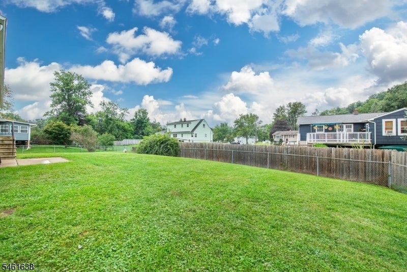 29 Thistle Ave
