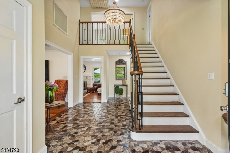 11 Auriemma Ct