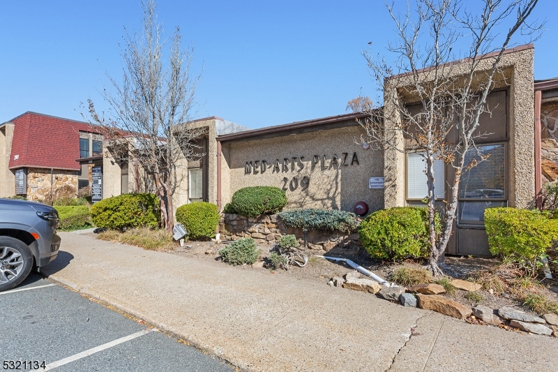 209 S. Livingston Ave