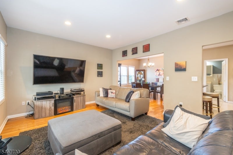 52 Redman Pl