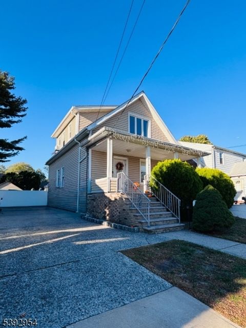 Photo of 133 Kipp Ave, Elmwood Park, NJ 07407 (MLS # 3993978)