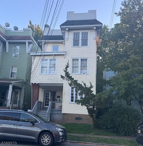 28 Lindsley Ave