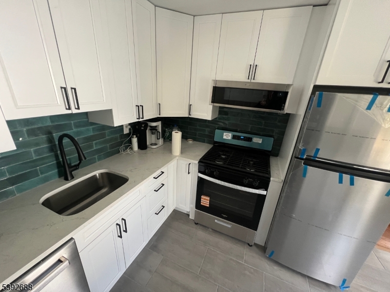 76 Mount Kemble Ave 2