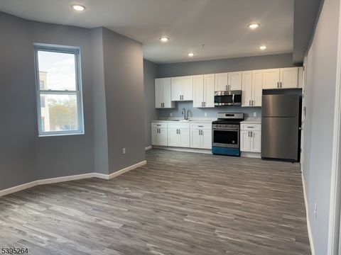 Photo of 155 Clifton Ave #2RR, Newark, NJ 07104 (MLS # 3996011)