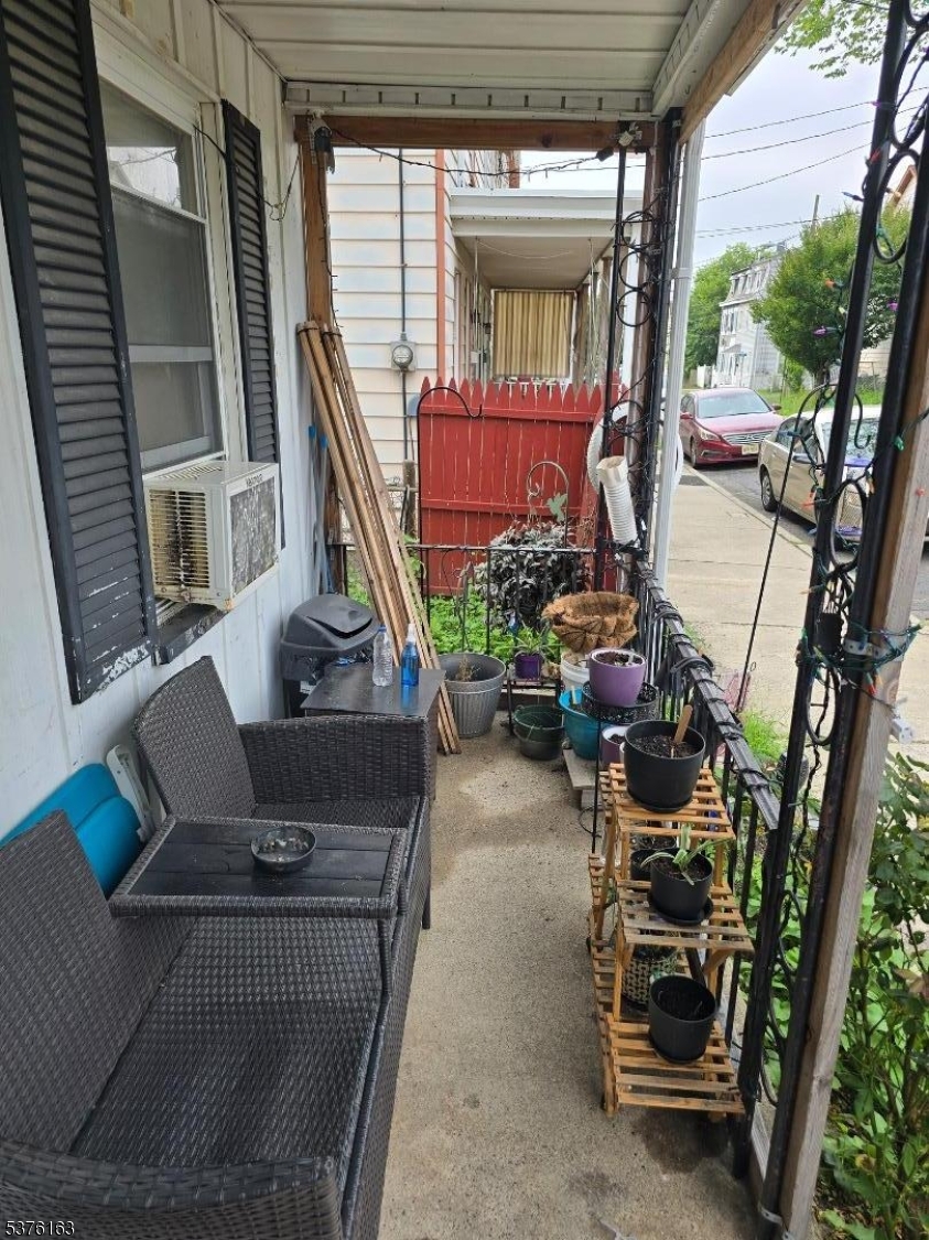21 Railroad Ave