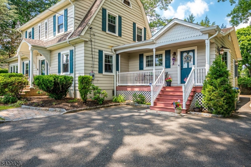 102 Michael St