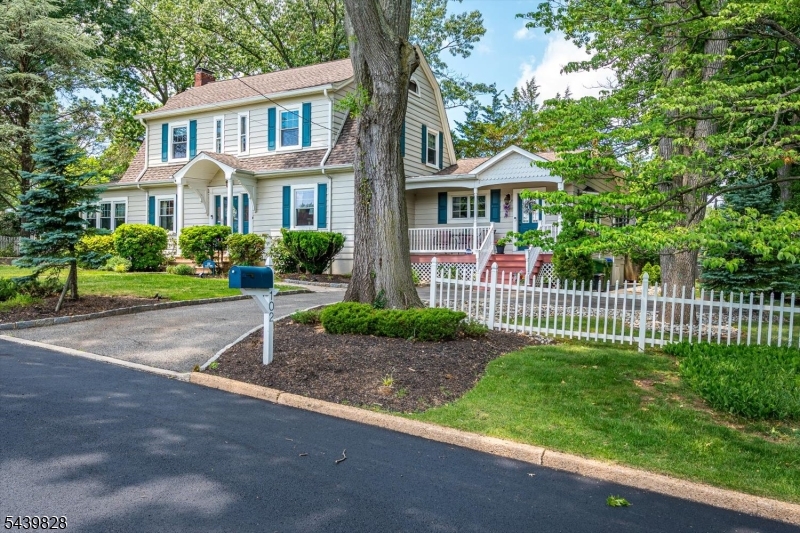 102 Michael St