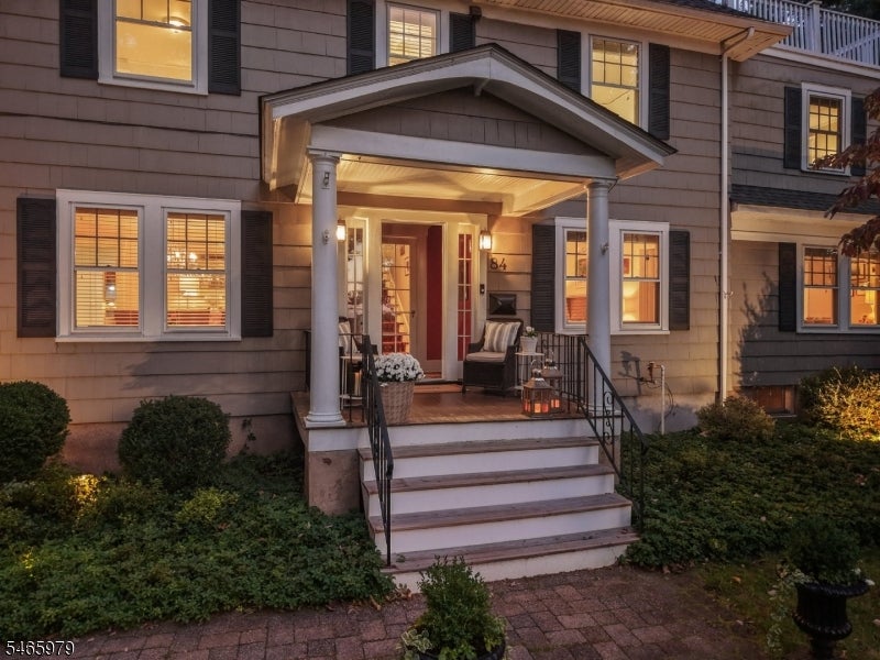84 Arlington Ave