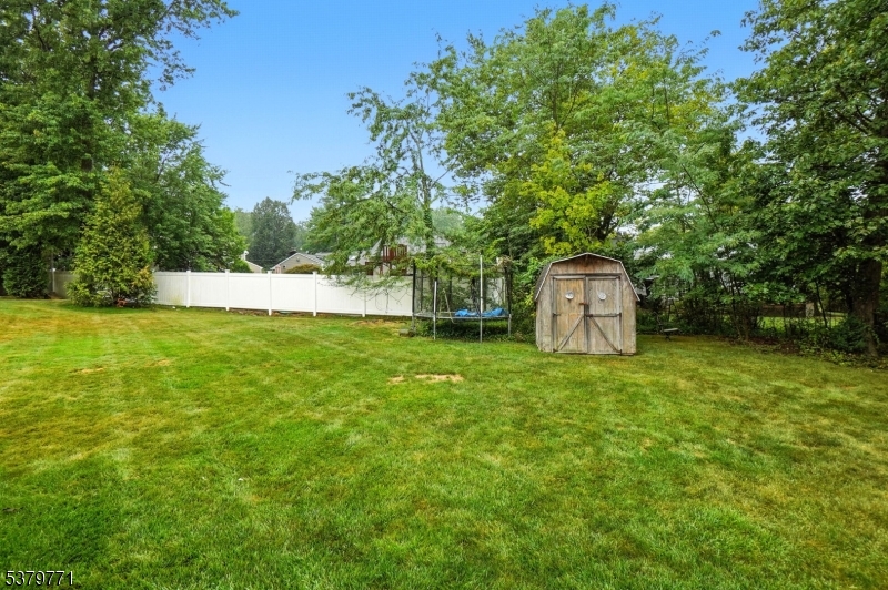 8 Timber Hill Dr