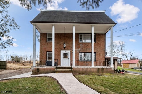 Photo for 480 Parkway Dr 1
