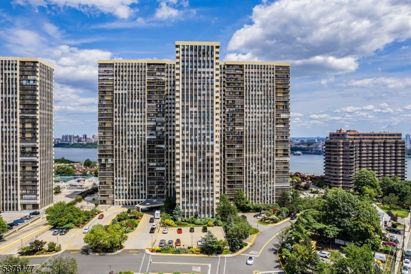 200 Winston Drive, Apt 2808 2808