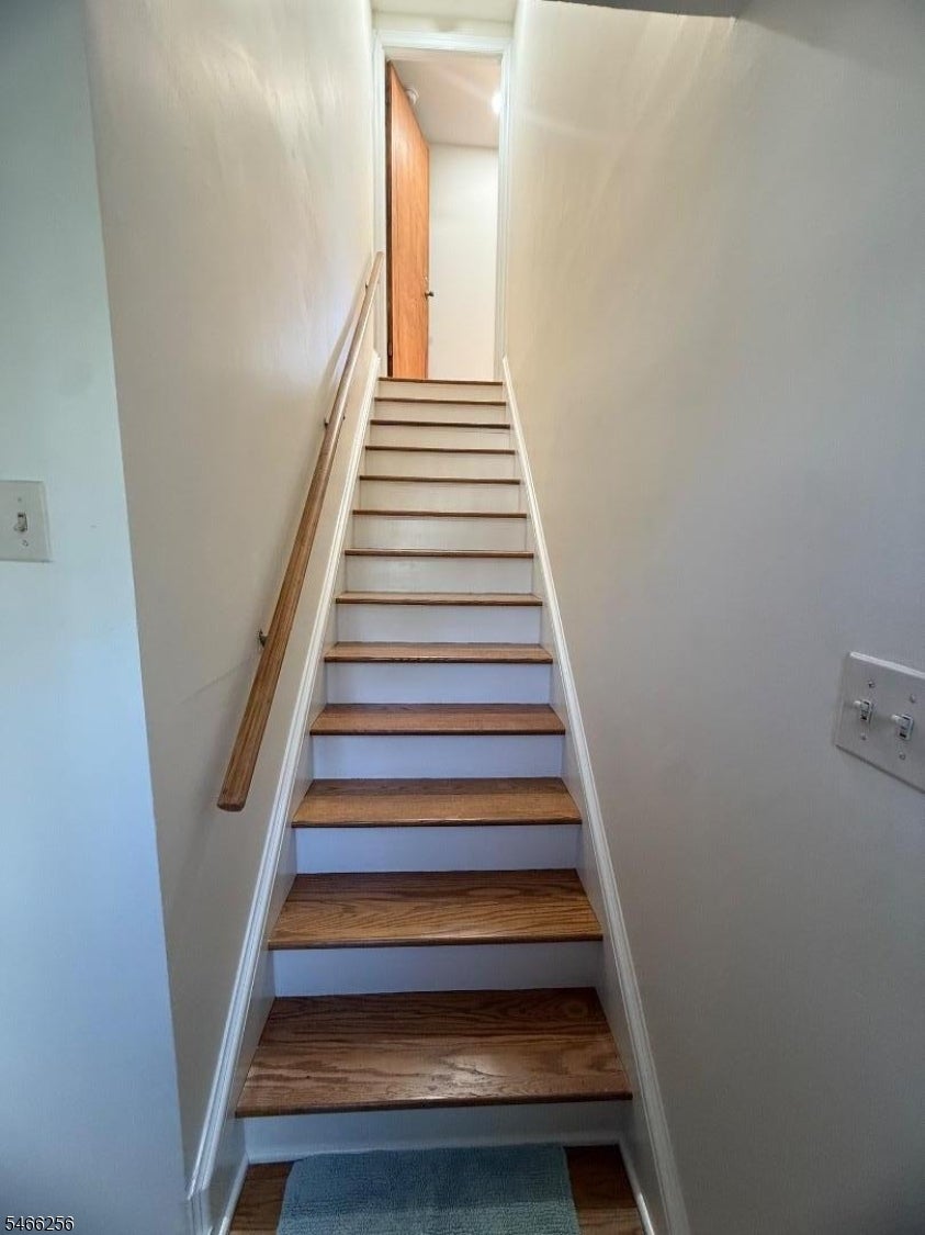 387 Grove St