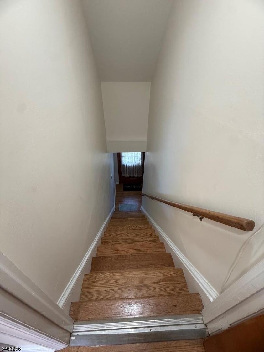 387 Grove St