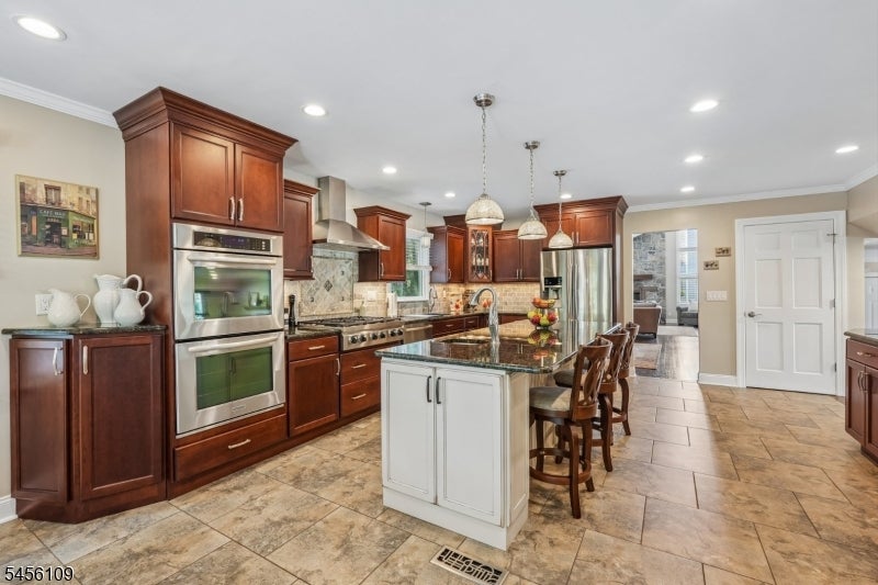 23 Chicopee Dr