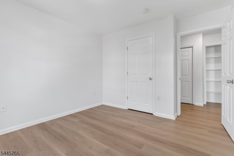 328-330 Hawthorne Ave